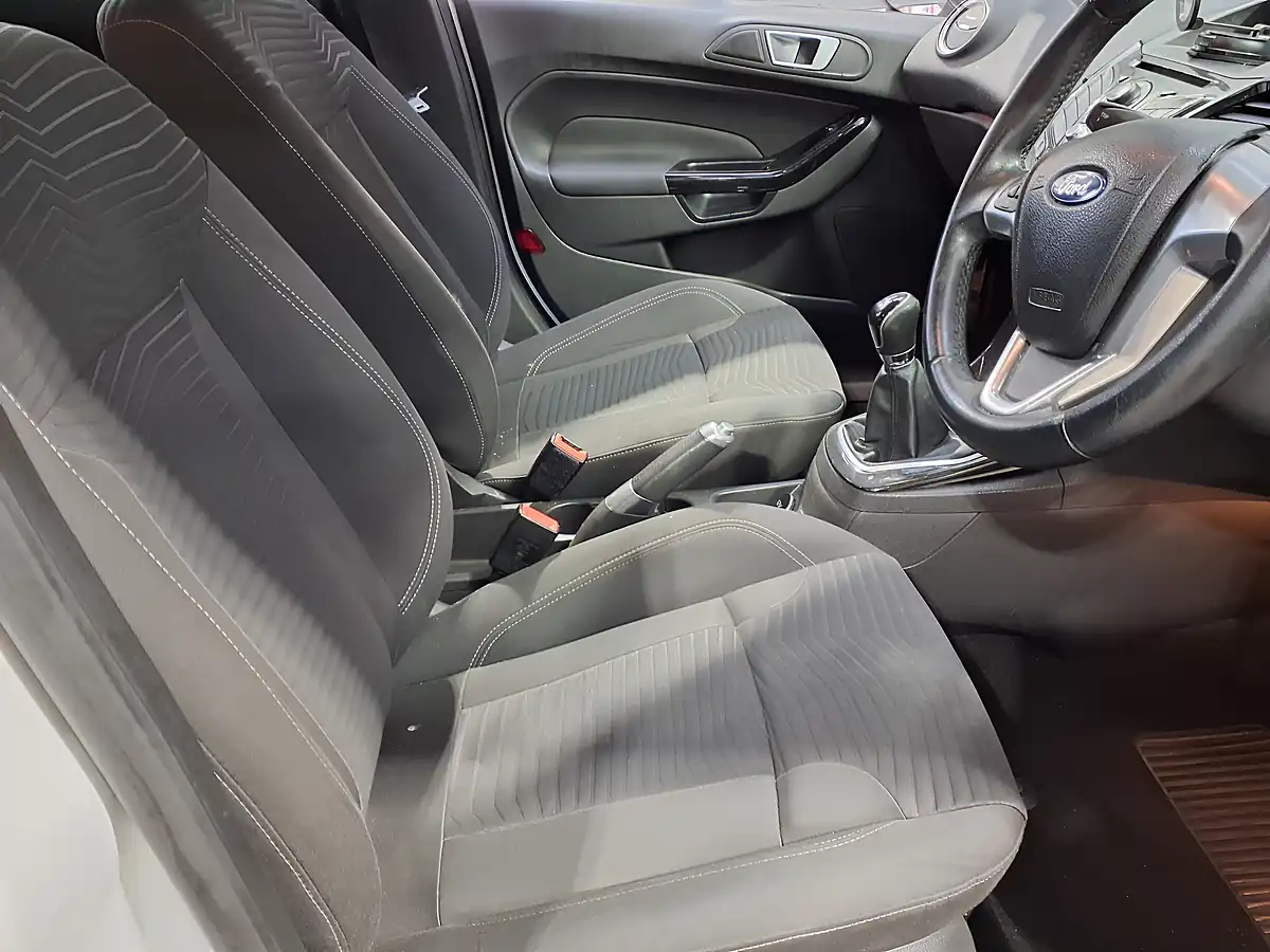Used 2013 Ford Fiesta Zetec White - Interior and Exterior details 6
