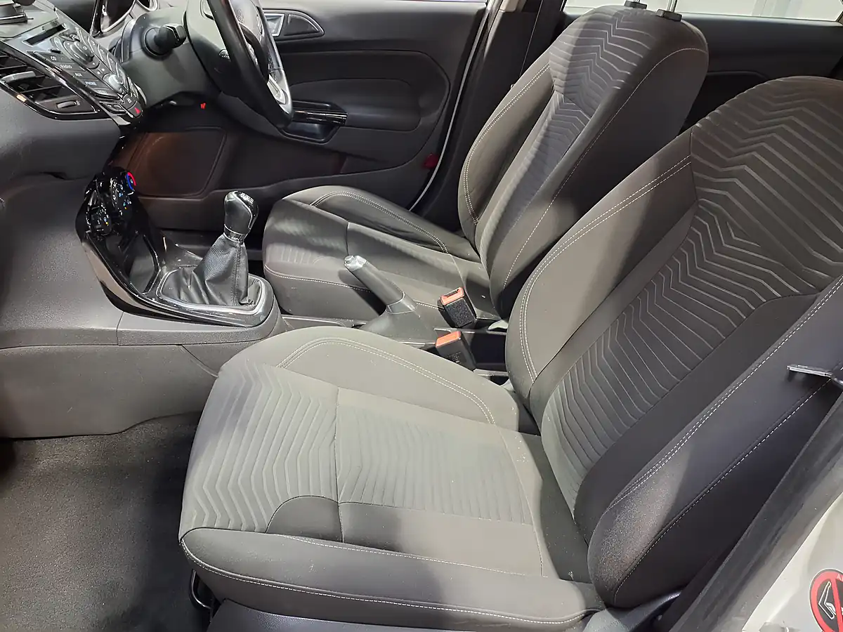 Used 2013 Ford Fiesta Zetec White - Interior and Exterior details 8