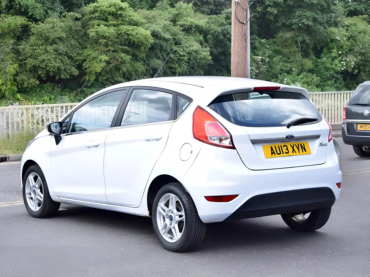 Used 2013 Ford Fiesta Zetec White - Interior and Exterior details 5