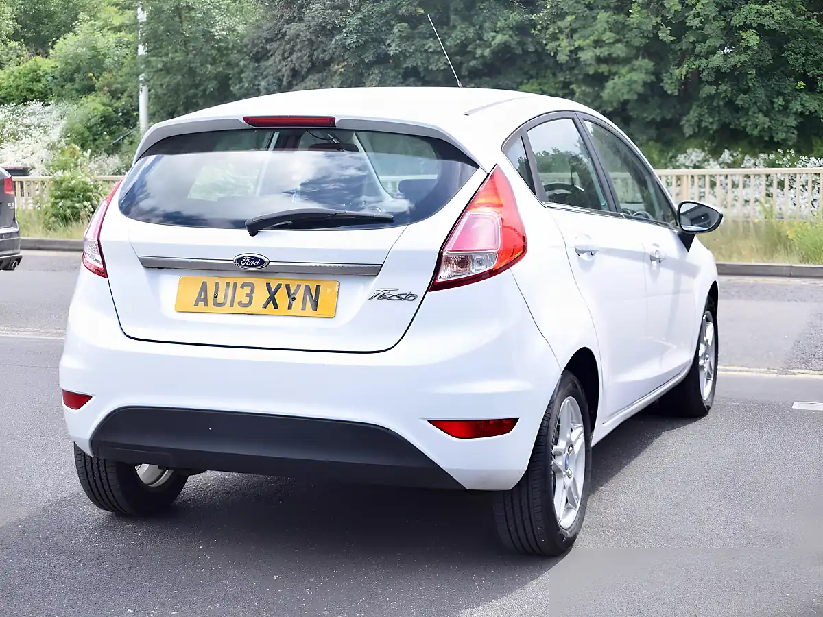 Used 2013 Ford Fiesta Zetec White - Interior and Exterior details 9