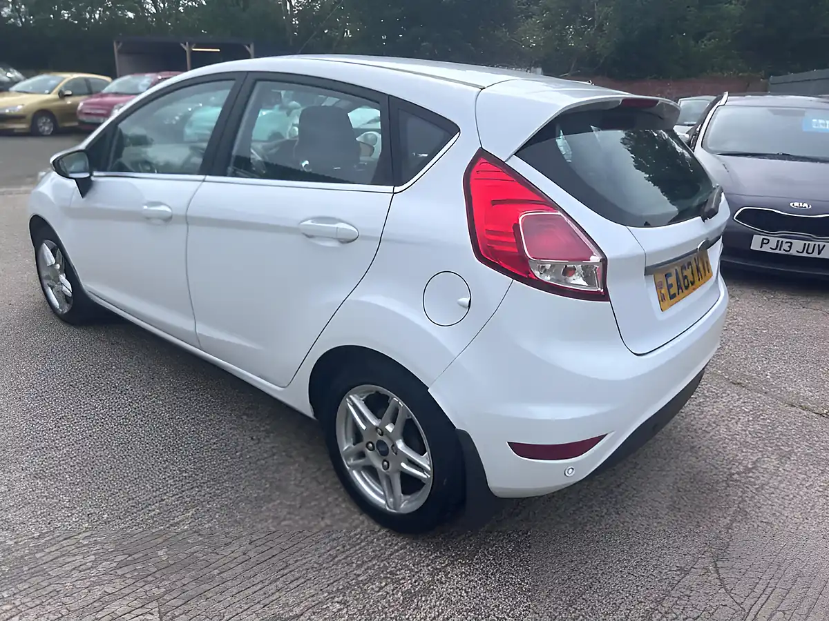Used 2013 Ford Fiesta Zetec White - Interior and Exterior details 12