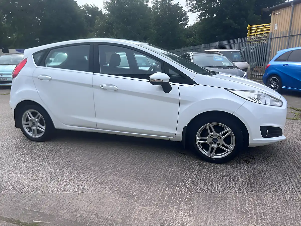 Used 2013 Ford Fiesta Zetec White - Interior and Exterior details 2