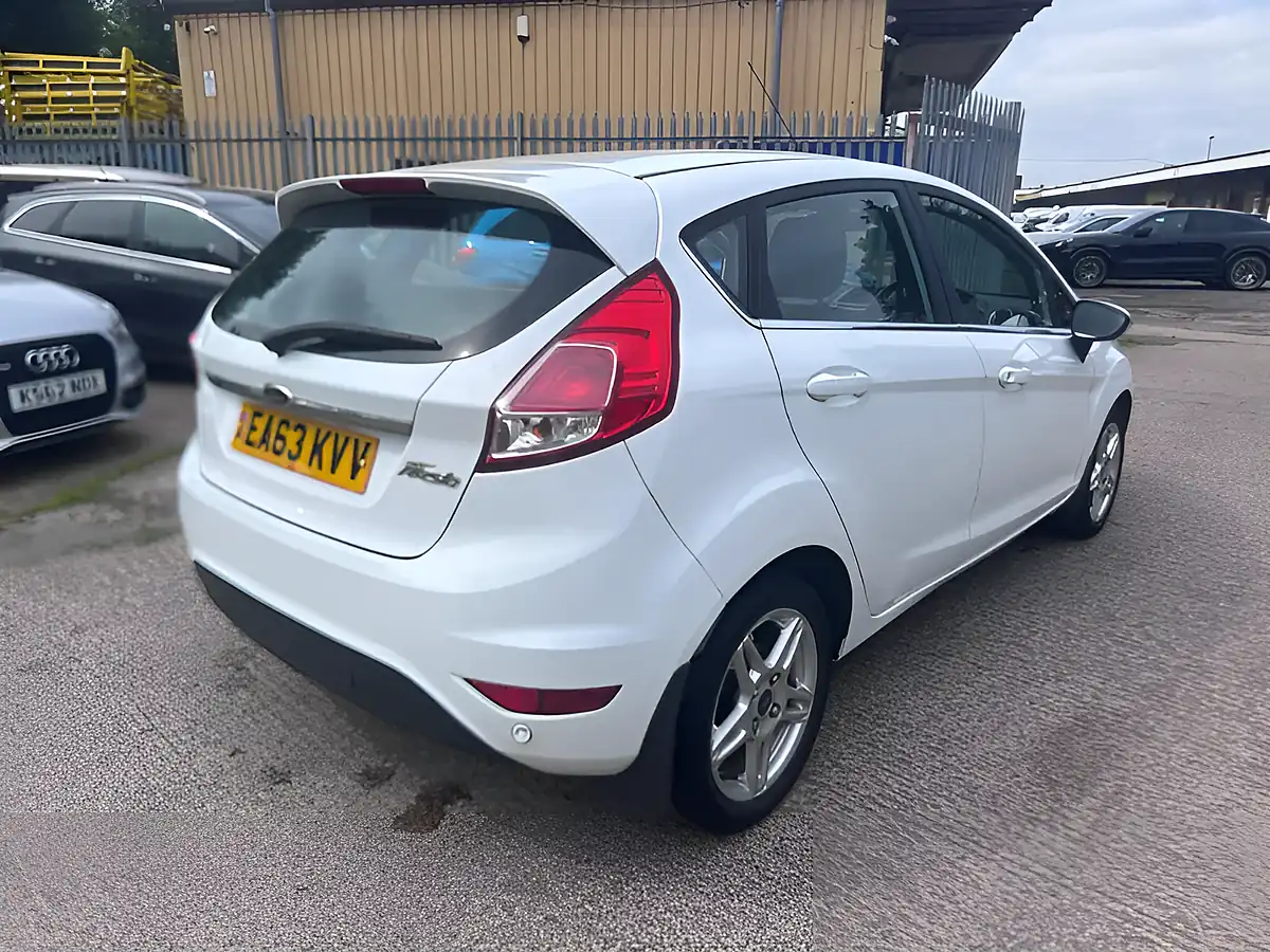 Used 2013 Ford Fiesta Zetec White - Interior and Exterior details 4