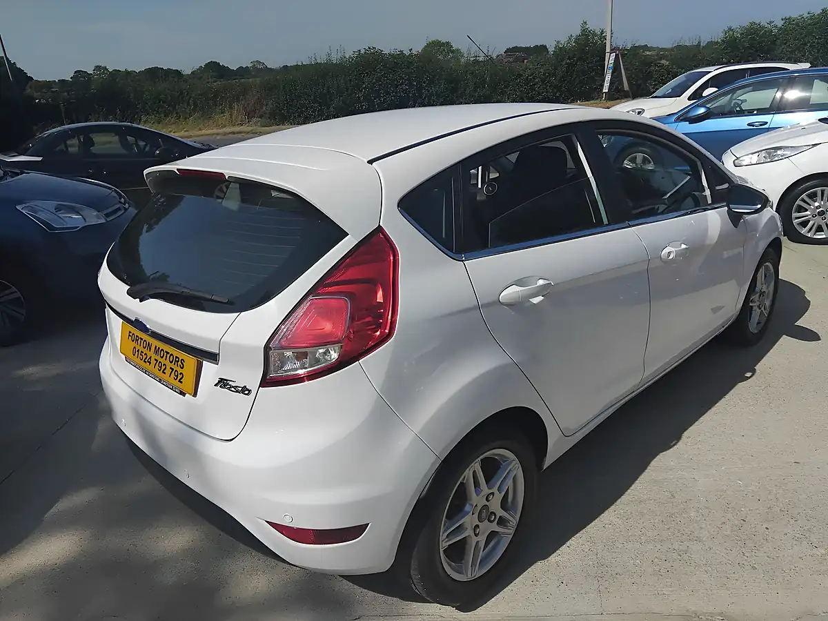 Used 2013 Ford Fiesta Zetec White - Interior and Exterior details 10