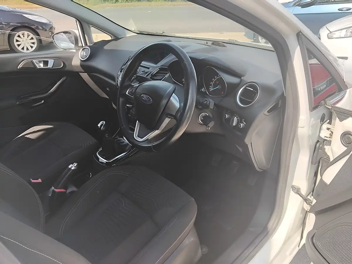 Used 2013 Ford Fiesta Zetec White - Interior and Exterior details 11