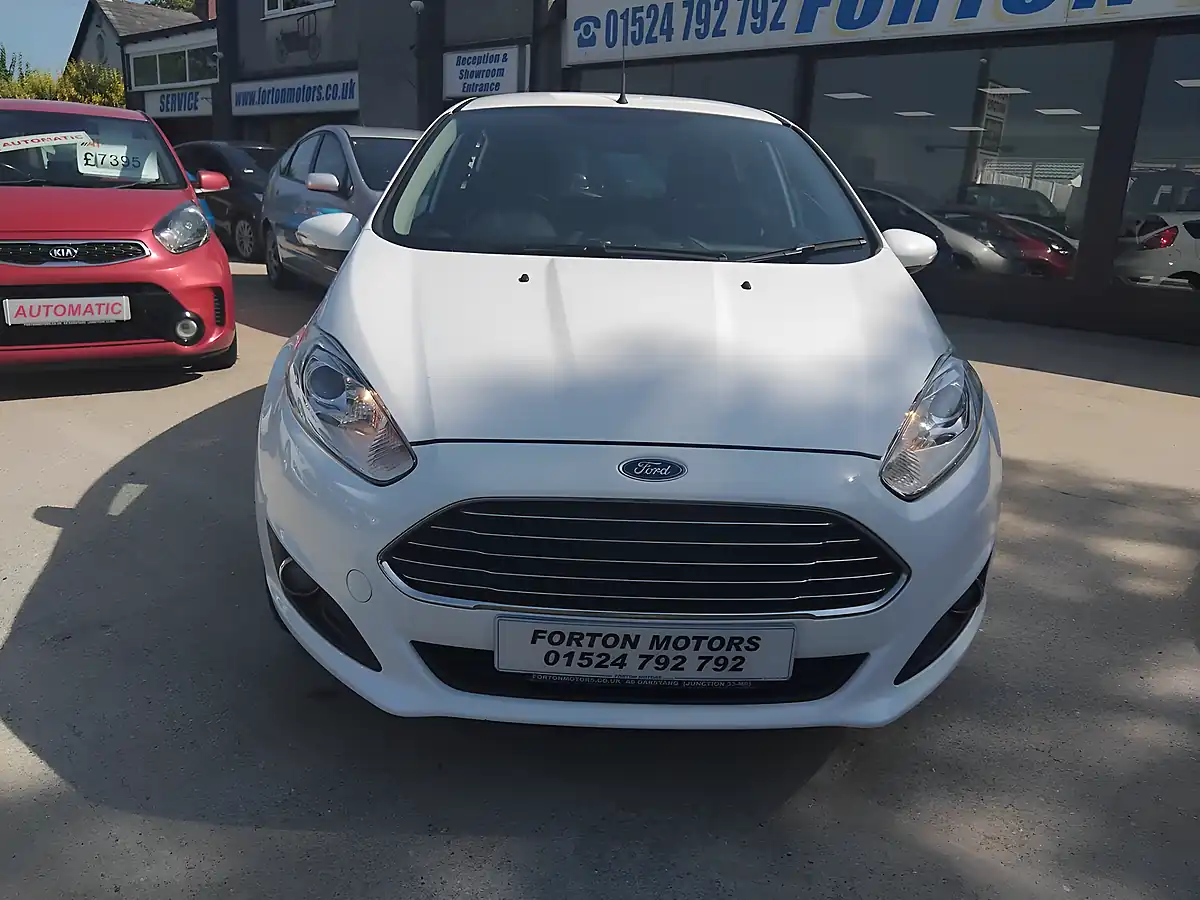 Used 2013 Ford Fiesta Zetec White - Interior and Exterior details 3