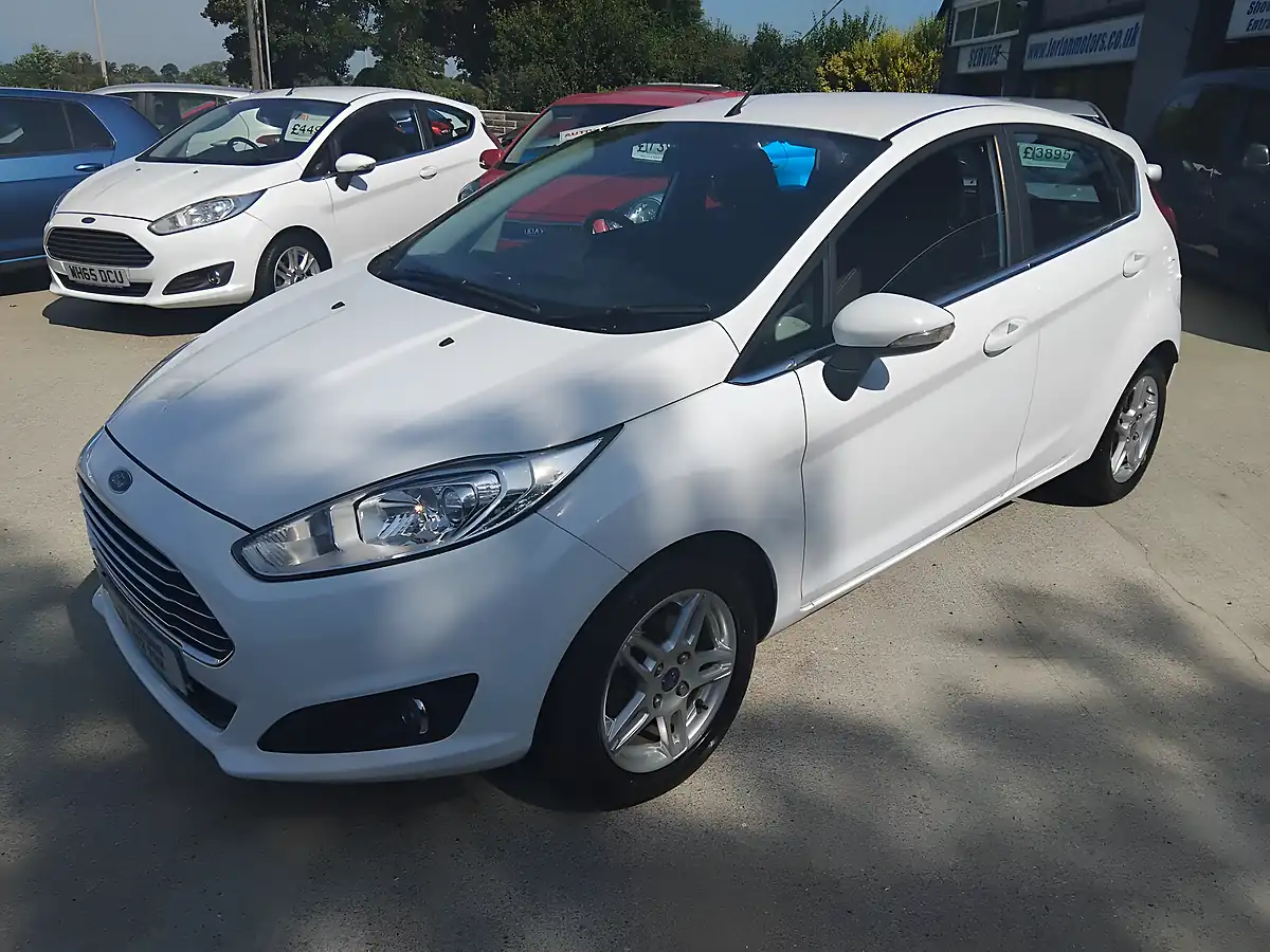 Used 2013 Ford Fiesta Zetec White - Interior and Exterior details 4
