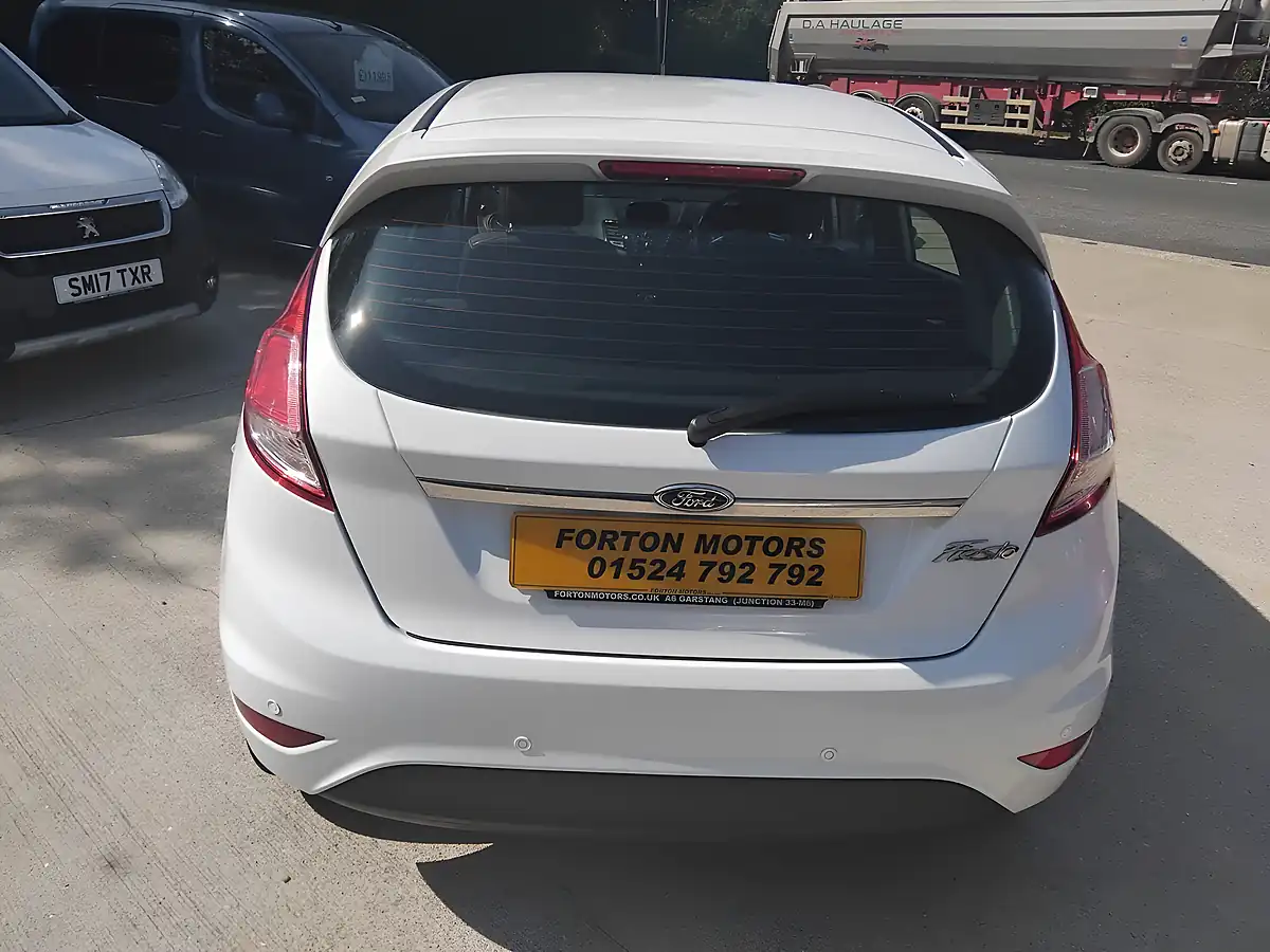 Used 2013 Ford Fiesta Zetec White - Interior and Exterior details 6