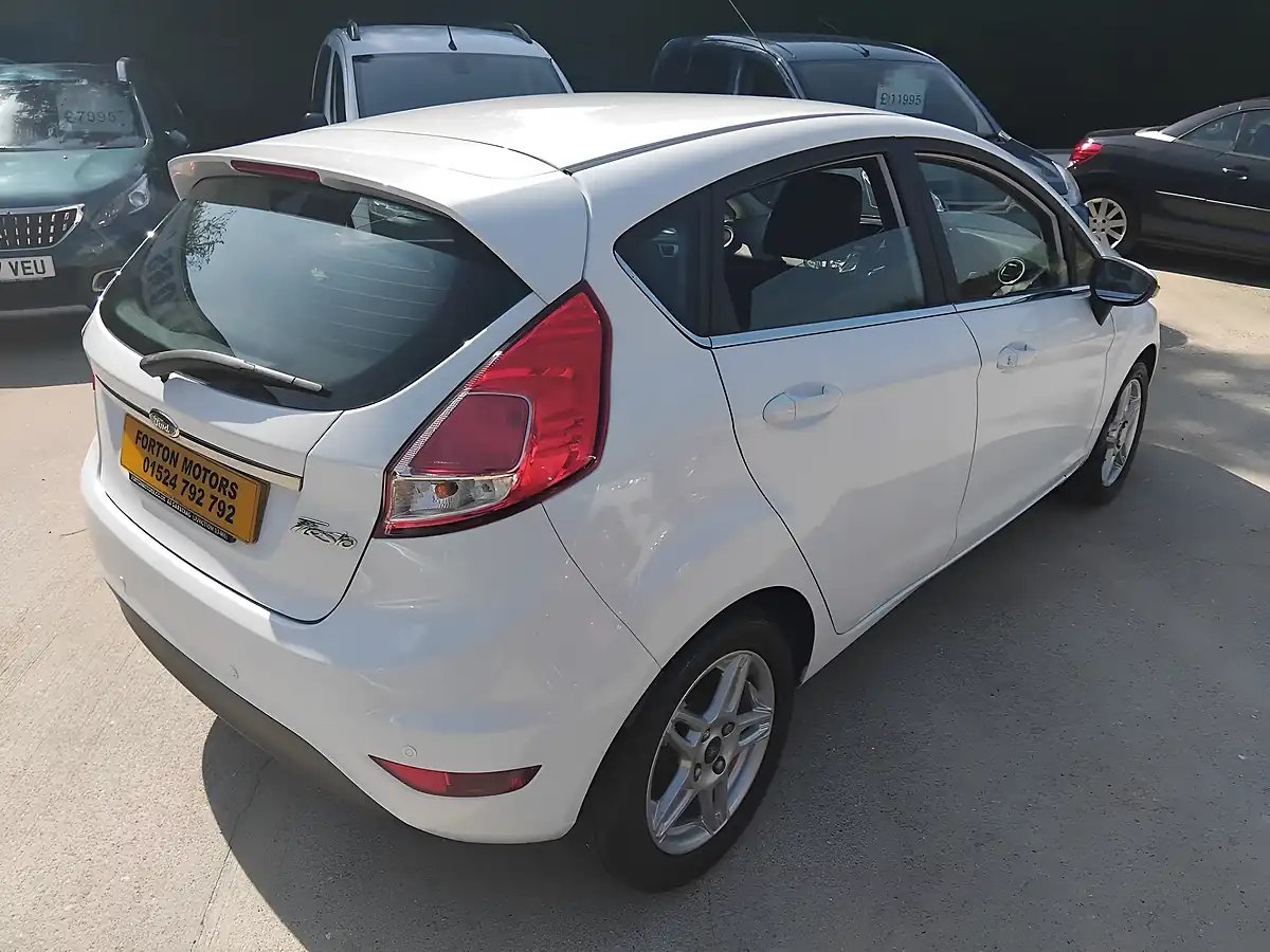Used 2013 Ford Fiesta Zetec White - Interior and Exterior details 7