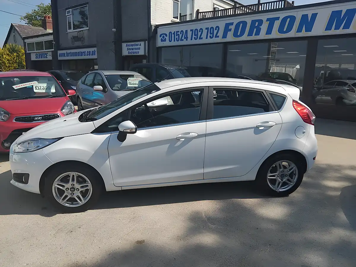 Used 2013 Ford Fiesta Zetec White - Interior and Exterior details 9