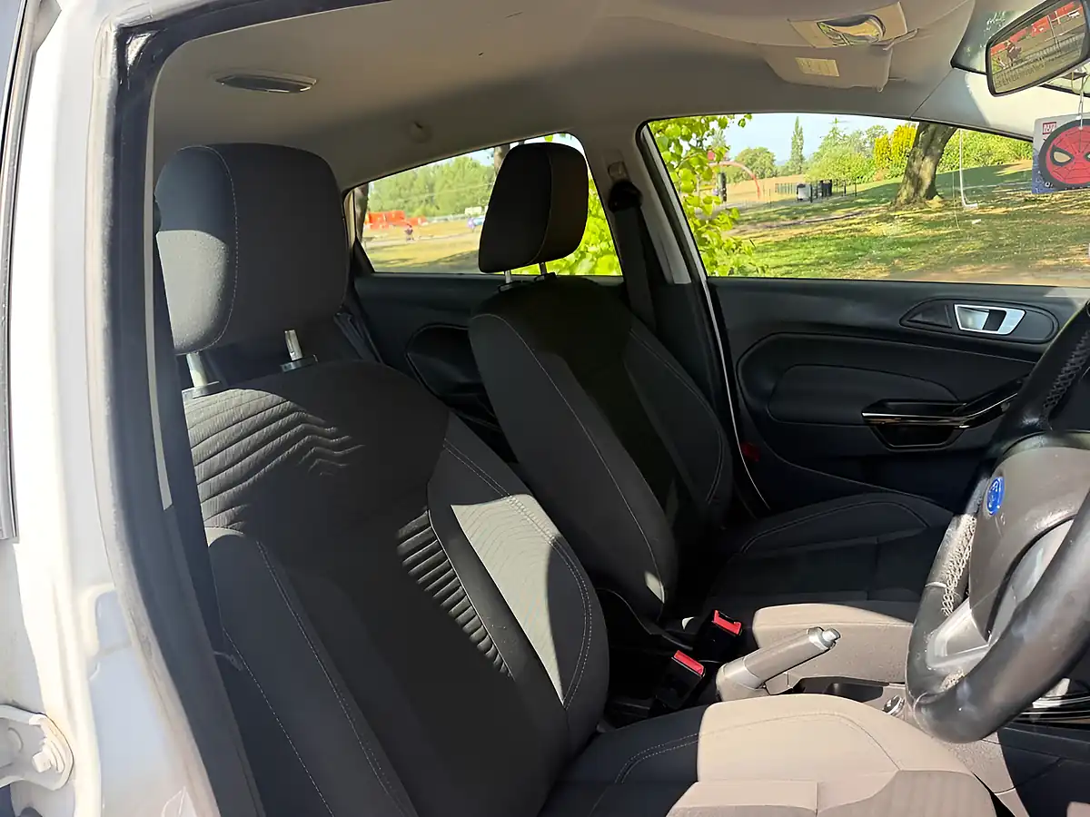 Used 2013 Ford Fiesta Zetec White - Interior and Exterior details 10