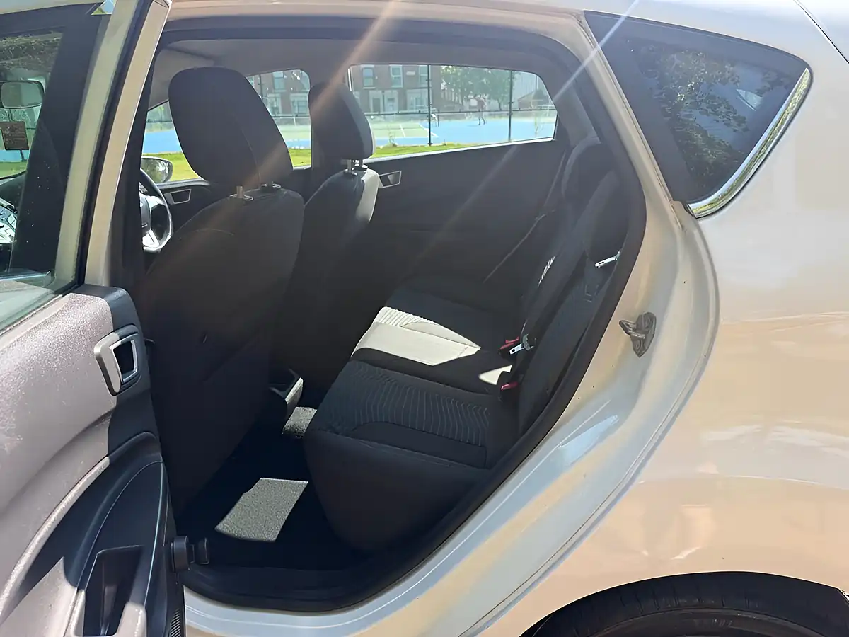 Used 2013 Ford Fiesta Zetec White - Interior and Exterior details 13