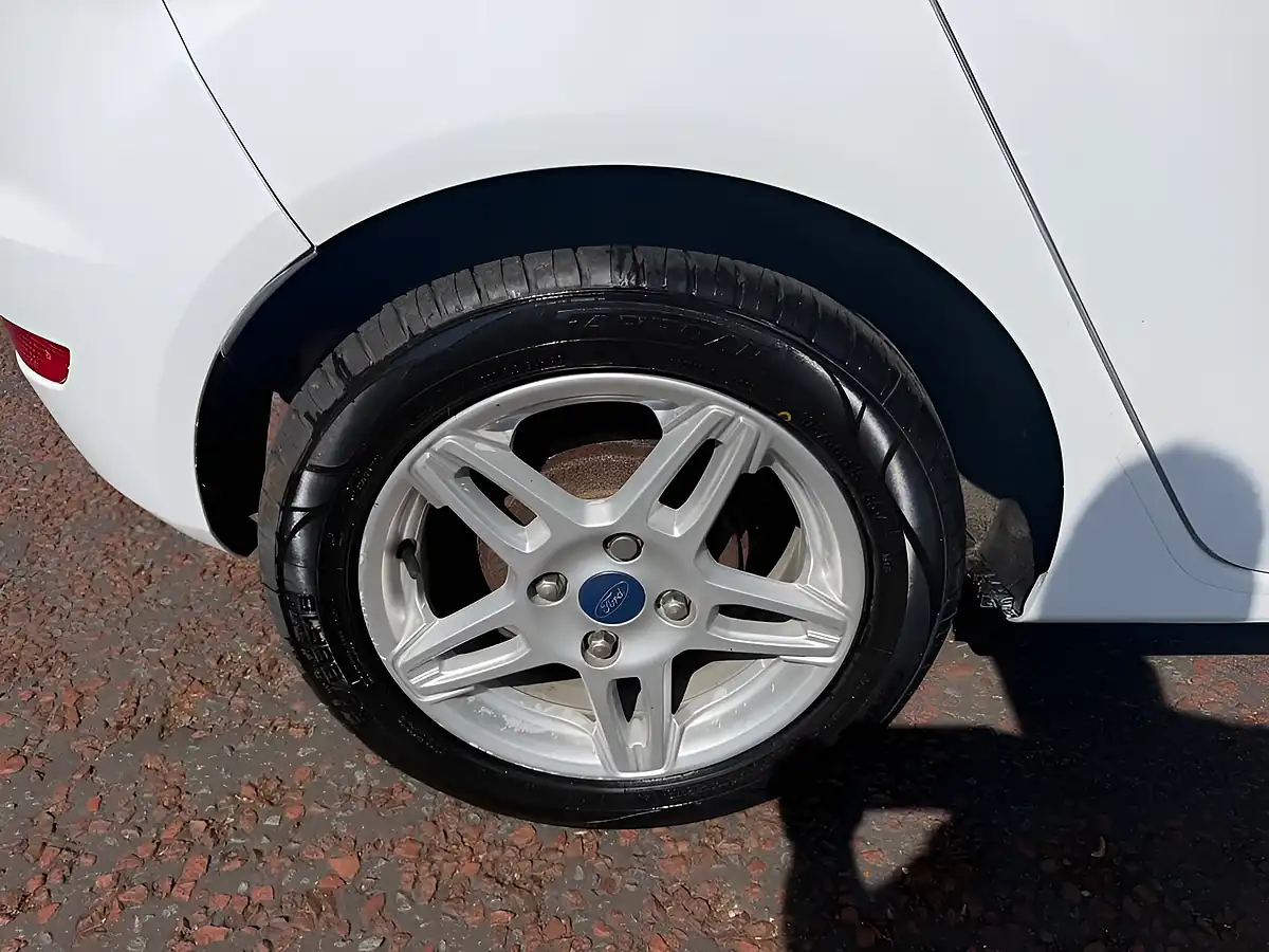 Used 2013 Ford Fiesta Zetec White - Interior and Exterior details 15