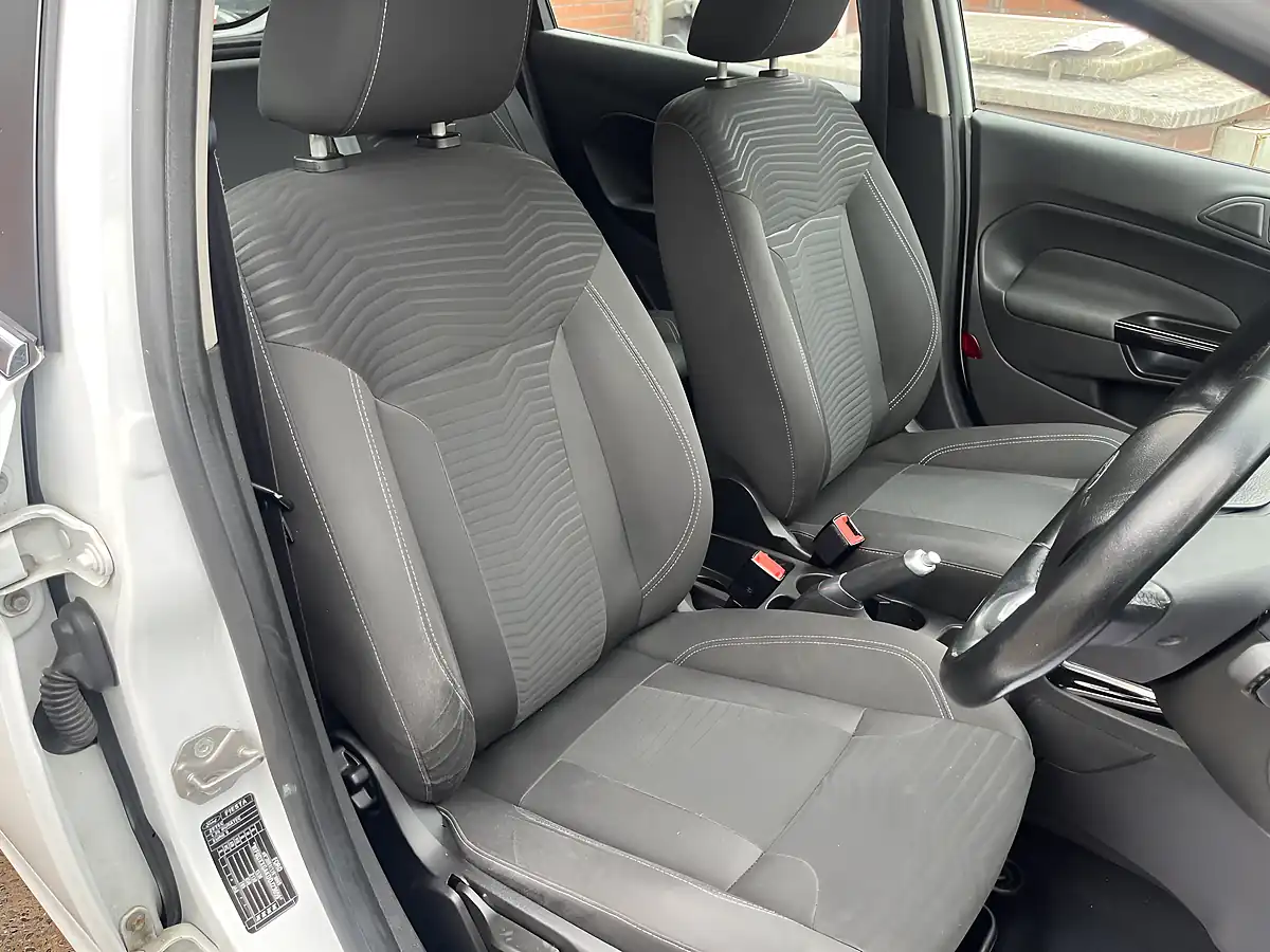 Used 2013 Ford Fiesta Zetec White - Interior and Exterior details 10