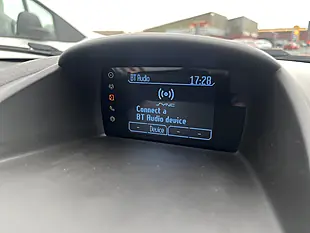 Used 2013 Ford Fiesta Zetec White - Interior and Exterior details 14