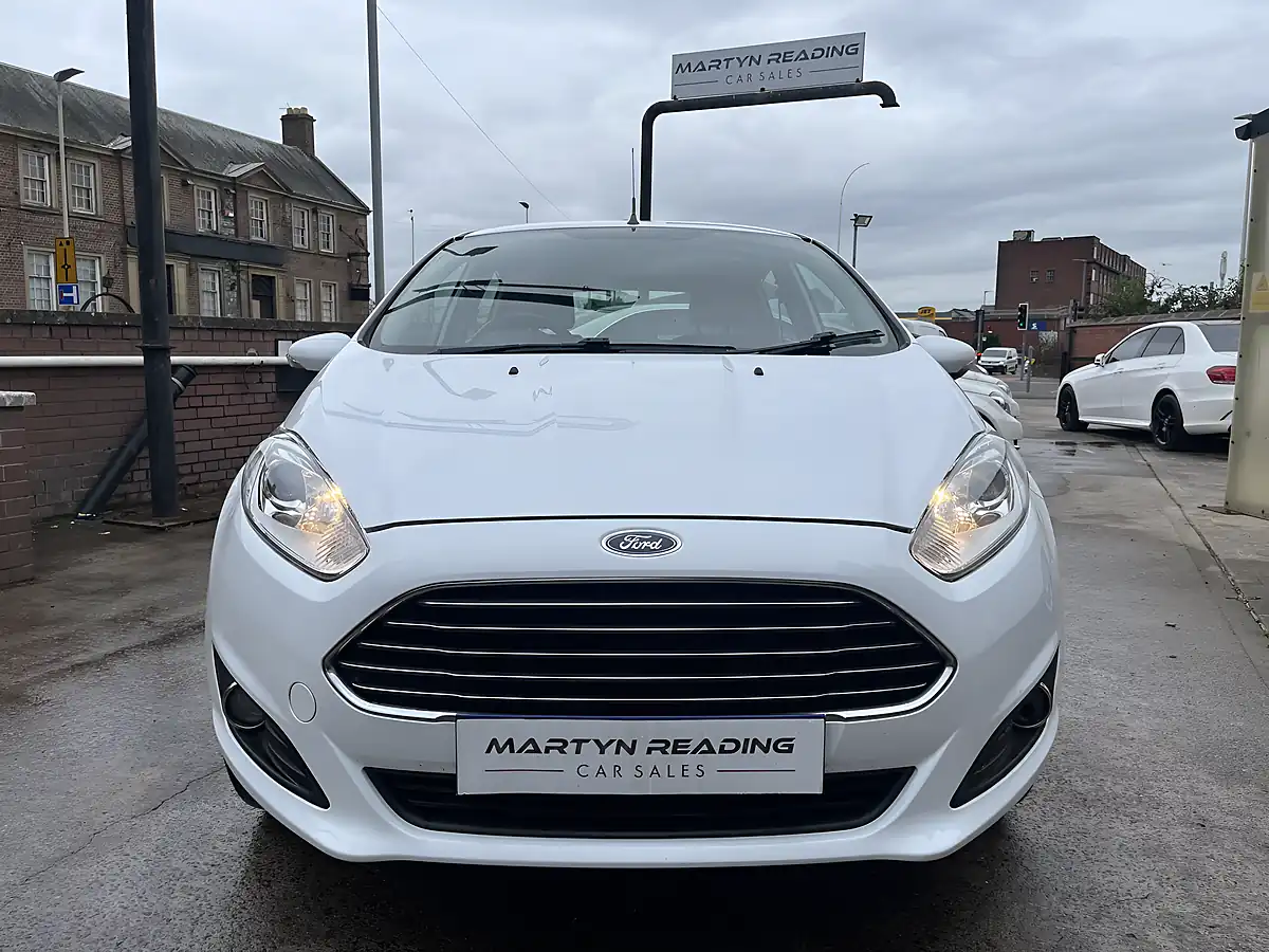 Used 2013 Ford Fiesta Zetec White - Interior and Exterior details 4