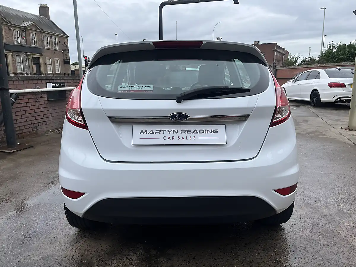 Used 2013 Ford Fiesta Zetec White - Interior and Exterior details 7