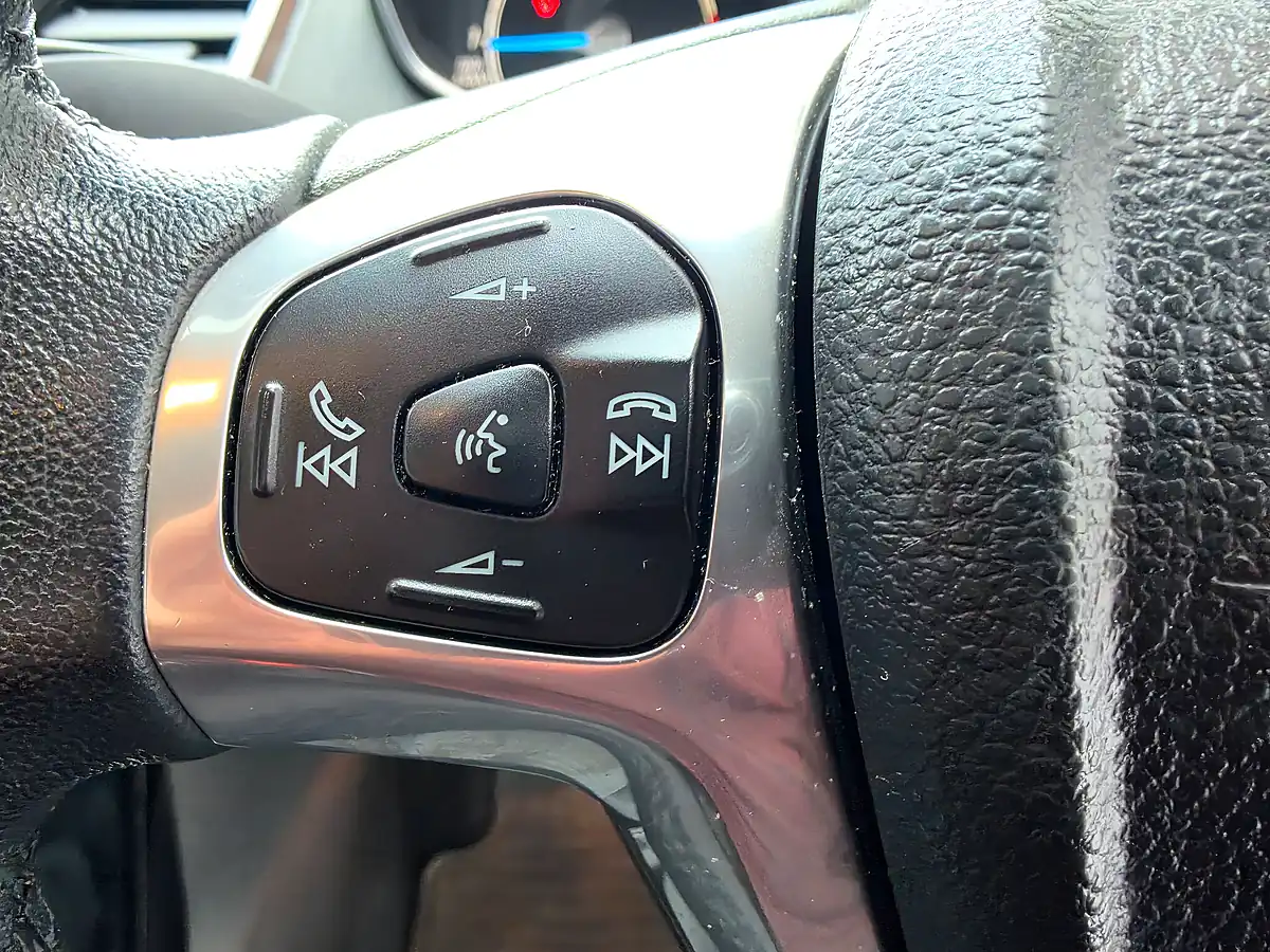 Used 2013 Ford Fiesta Zetec White - Interior and Exterior details 11