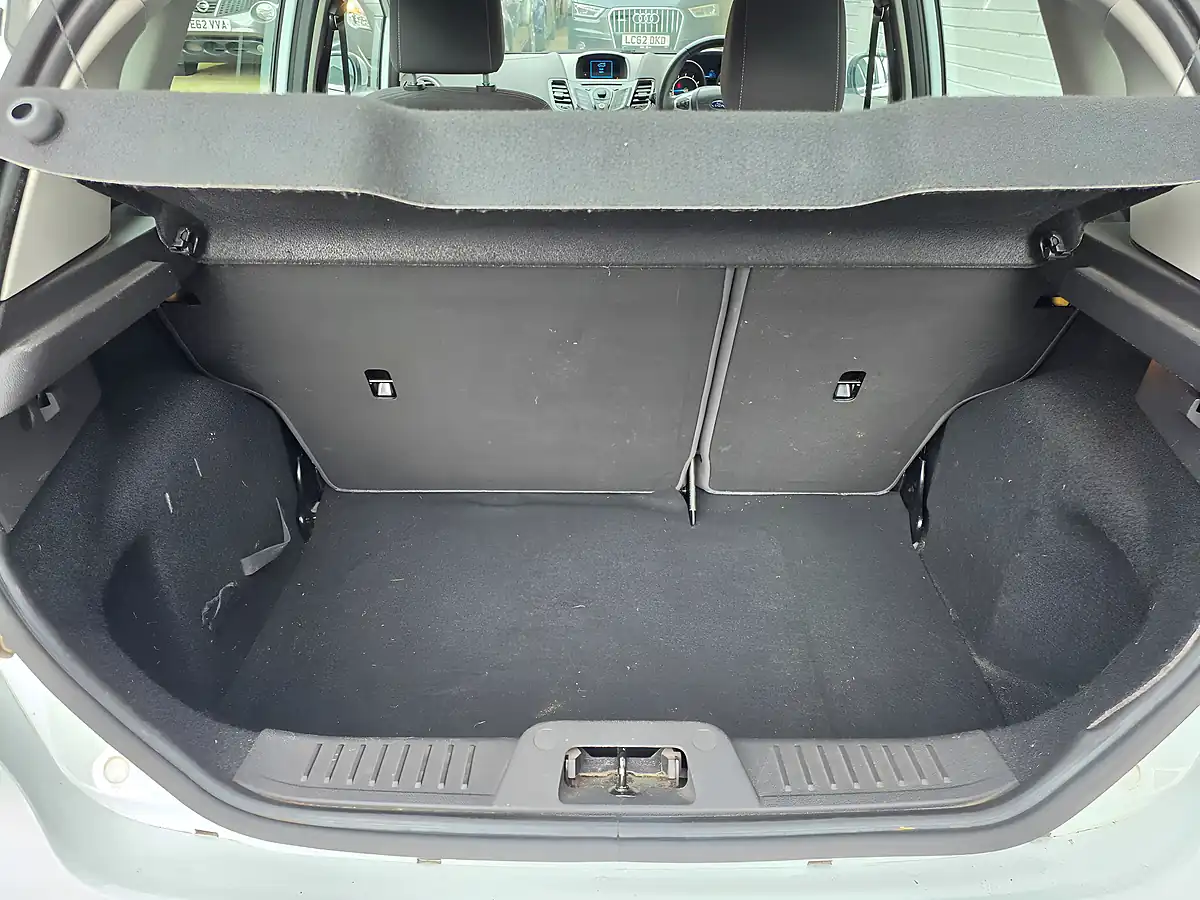Used 2013 Ford Fiesta Zetec White - Interior and Exterior details 13