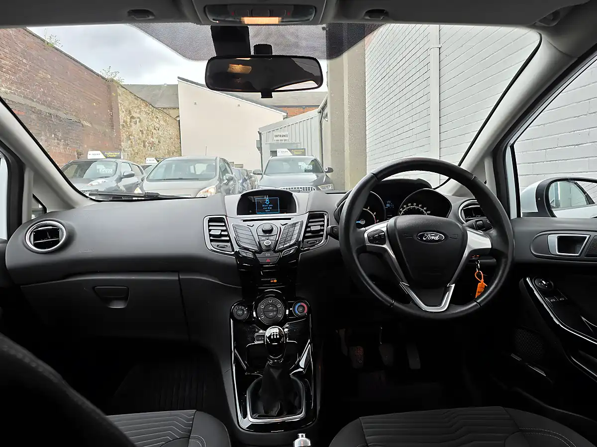 Used 2013 Ford Fiesta Zetec White - Interior and Exterior details 17