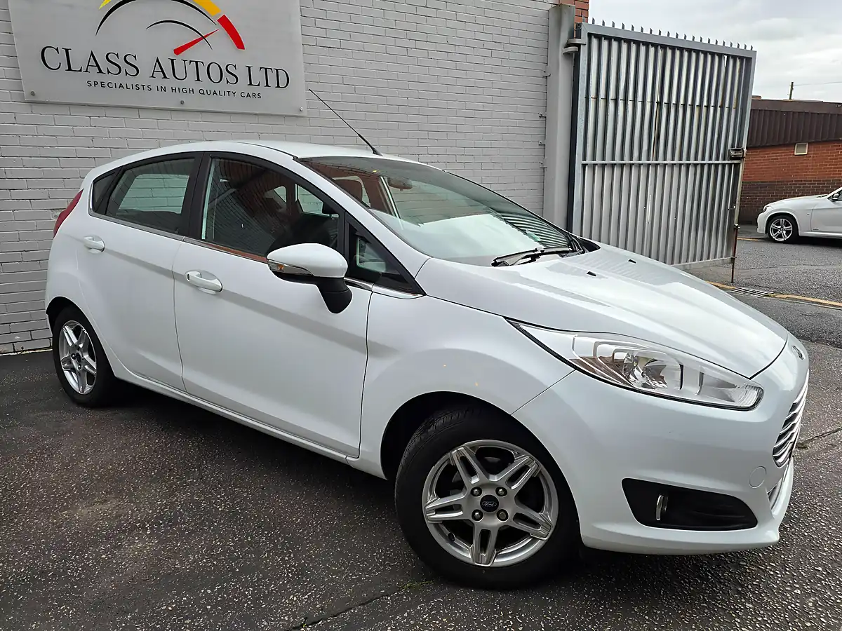 Used 2013 Ford Fiesta Zetec White - Interior and Exterior details 20