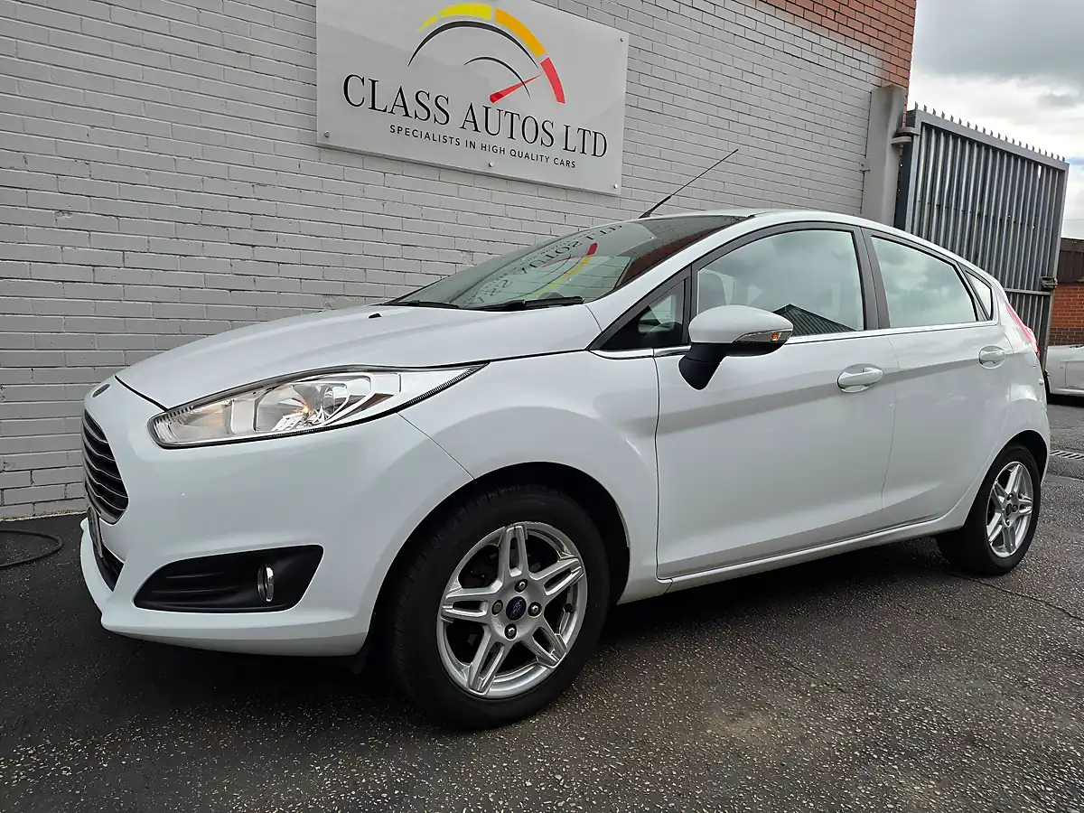 Used 2013 Ford Fiesta Zetec White - Interior and Exterior details 3