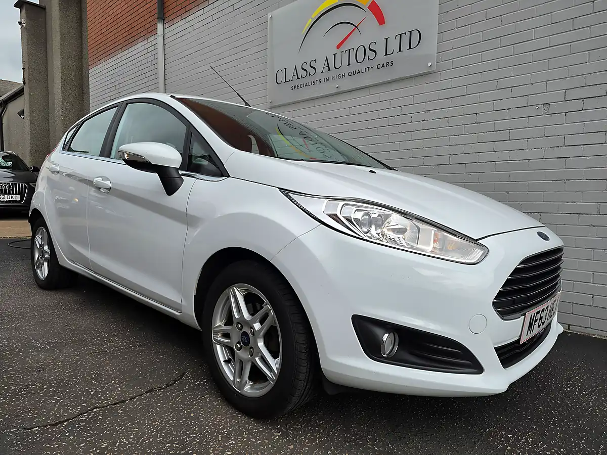 Used 2013 Ford Fiesta Zetec White - Interior and Exterior details 4