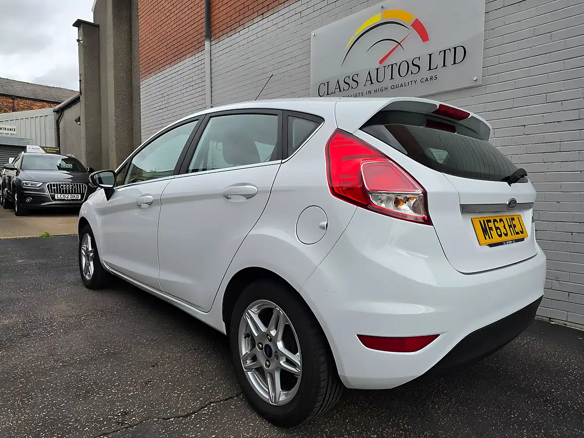 Used 2013 Ford Fiesta Zetec White - Interior and Exterior details 5