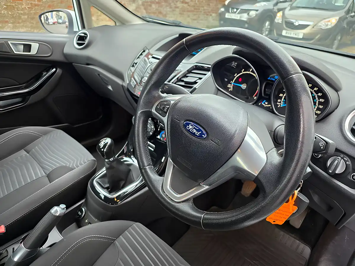 Used 2013 Ford Fiesta Zetec White - Interior and Exterior details 9