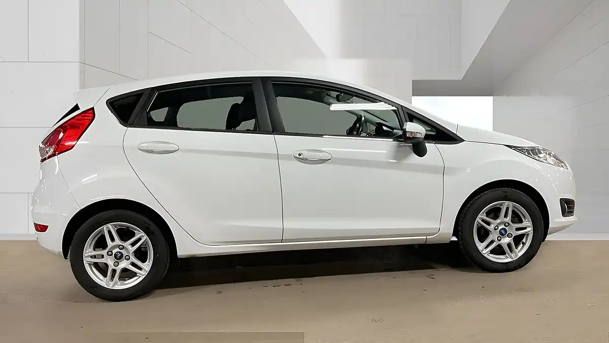 Used 2013 Ford Fiesta Zetec White - Interior and Exterior details 5