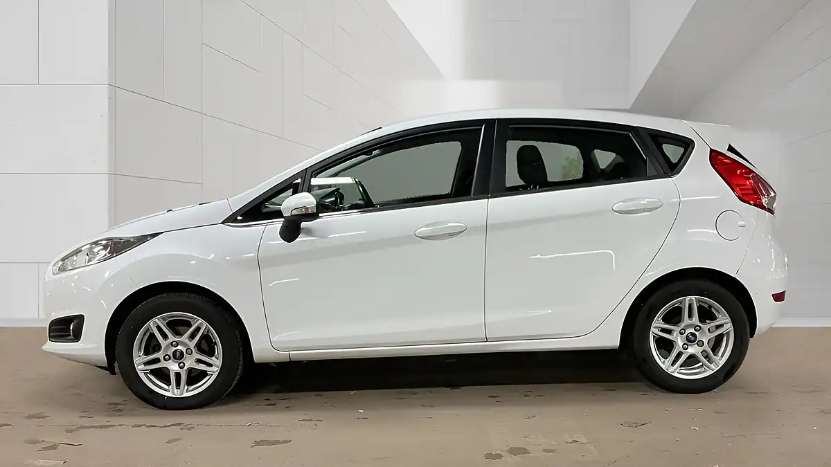 Used 2013 Ford Fiesta Zetec White - Interior and Exterior details 6