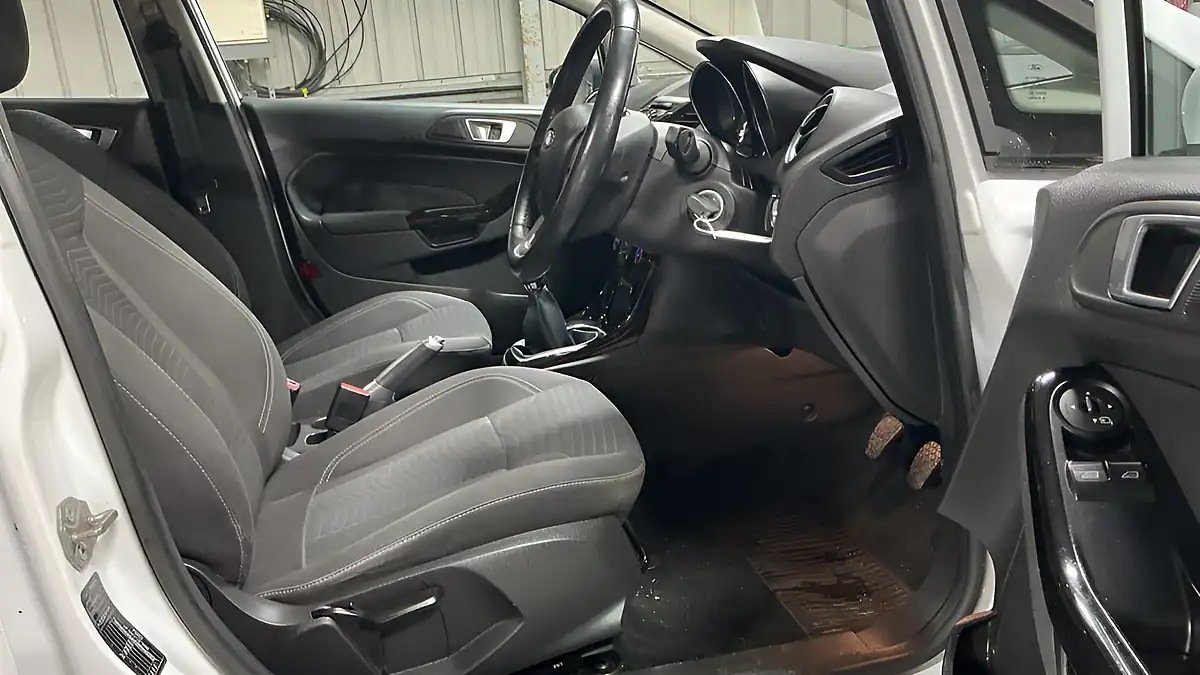 Used 2013 Ford Fiesta Zetec White - Interior and Exterior details 7