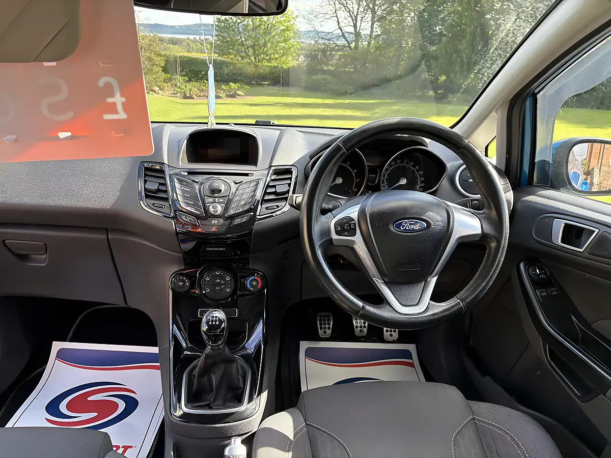 Used 2013 Ford Fiesta Ztech S Metallic Ocean Blue - Interior and Exterior details 10
