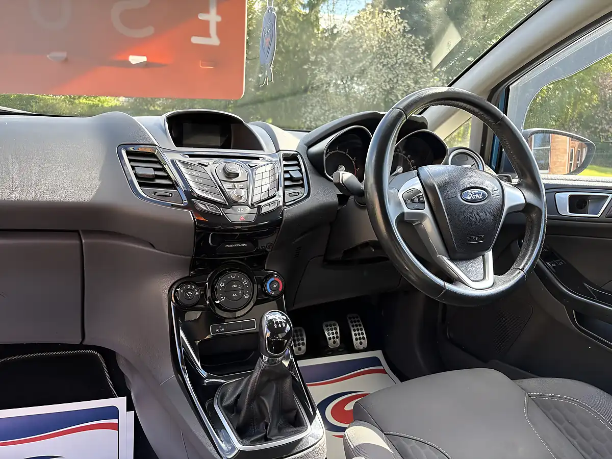 Used 2013 Ford Fiesta Ztech S Metallic Ocean Blue - Interior and Exterior details 11