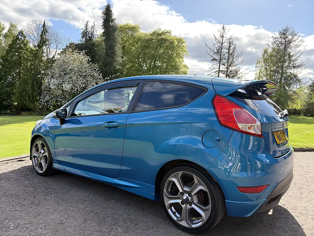 Used 2013 Ford Fiesta Ztech S Metallic Ocean Blue - Interior and Exterior details 8