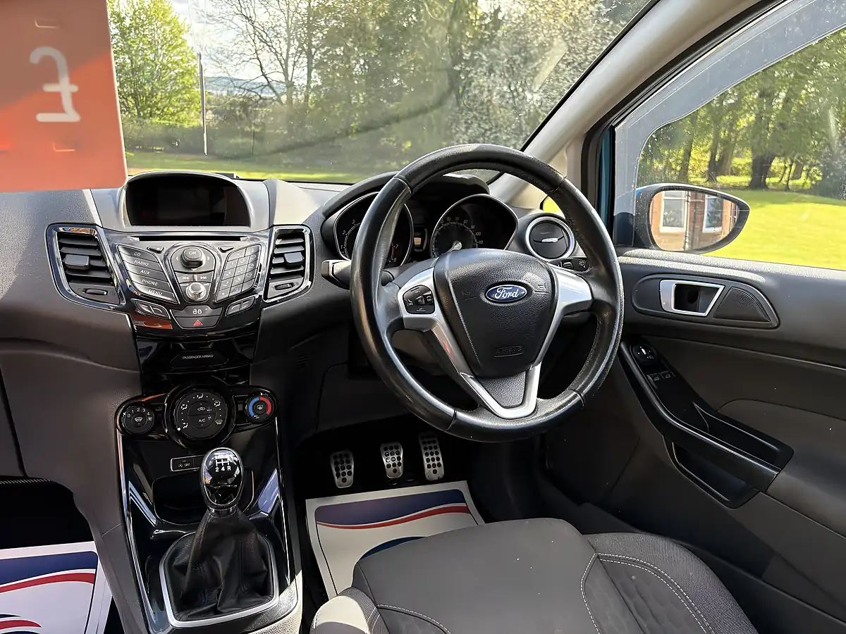Used 2013 Ford Fiesta Ztech S Metallic Ocean Blue - Interior and Exterior details 9