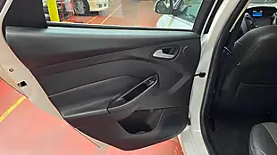 Used 2013 Ford Focus Sports White - Interior and Exterior details 13