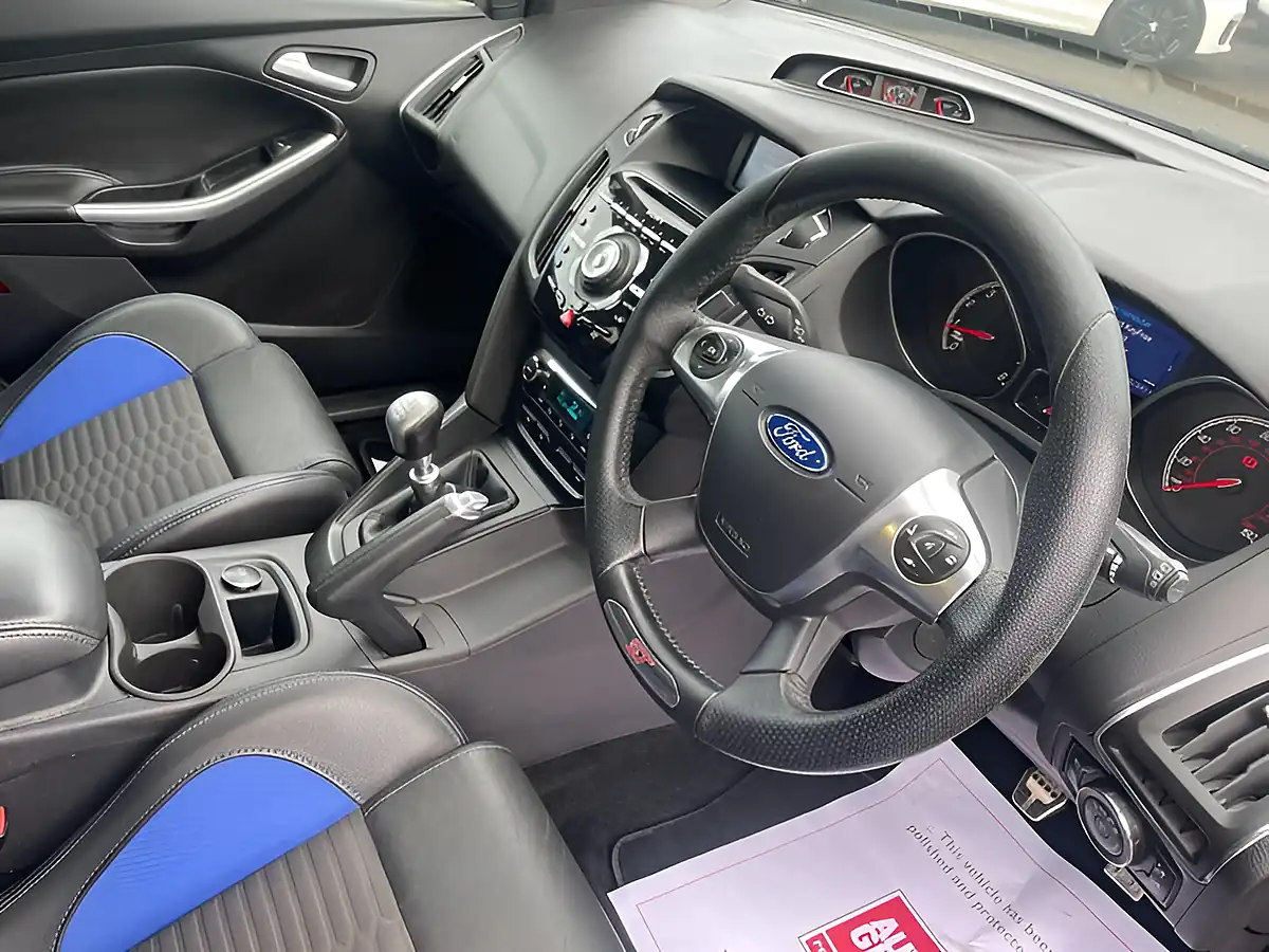 Used 2013 Ford Focus ST-2 Blue - Interior and Exterior details 10