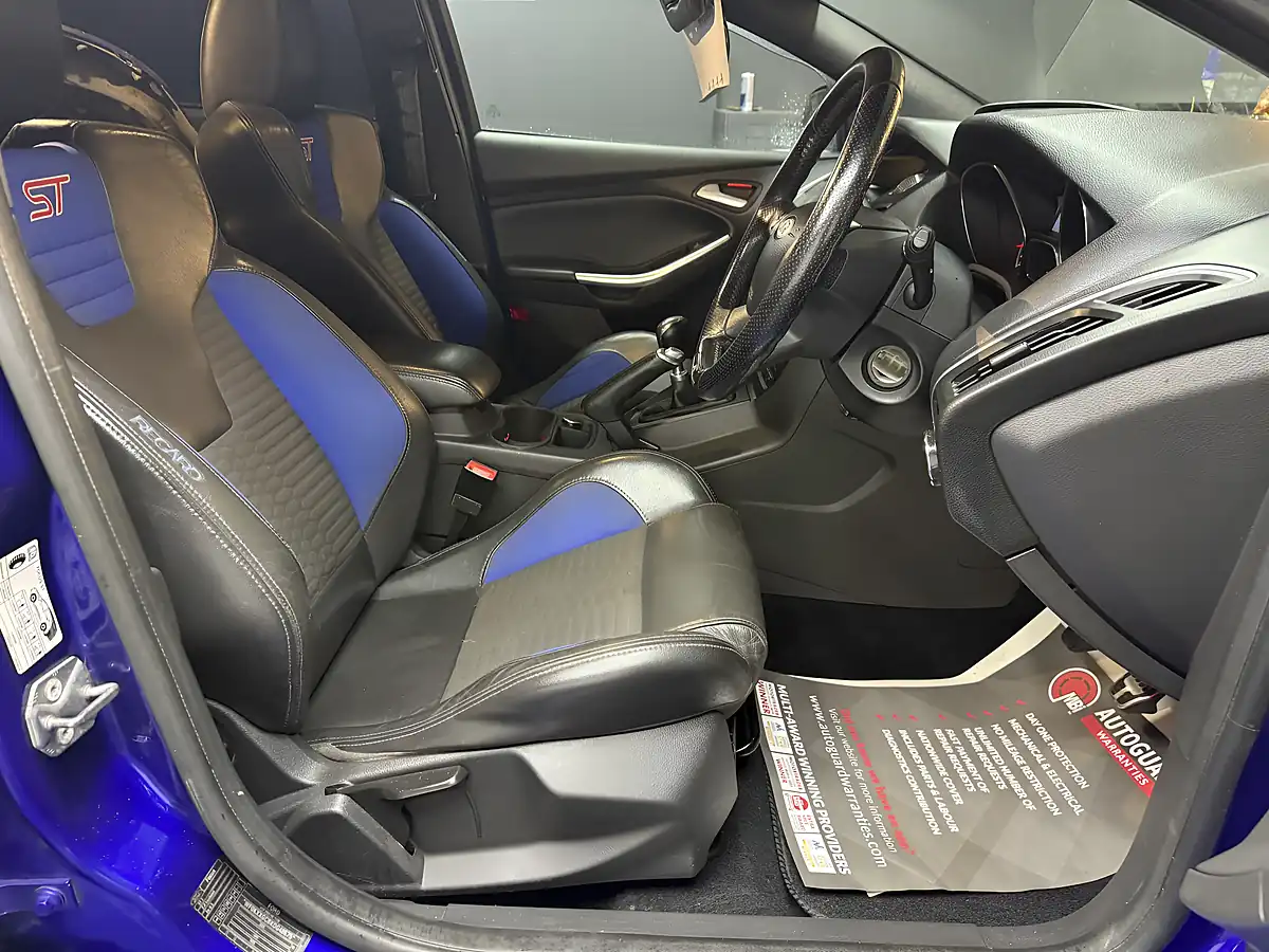 Used 2013 Ford Focus ST-2 Blue - Interior and Exterior details 14