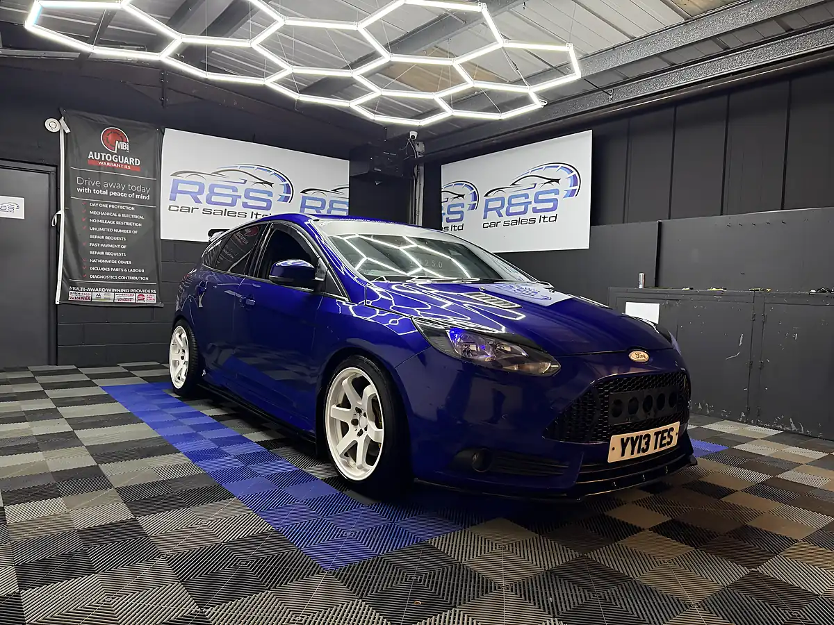 Used 2013 Ford Focus ST-2 Blue - Interior and Exterior details 2