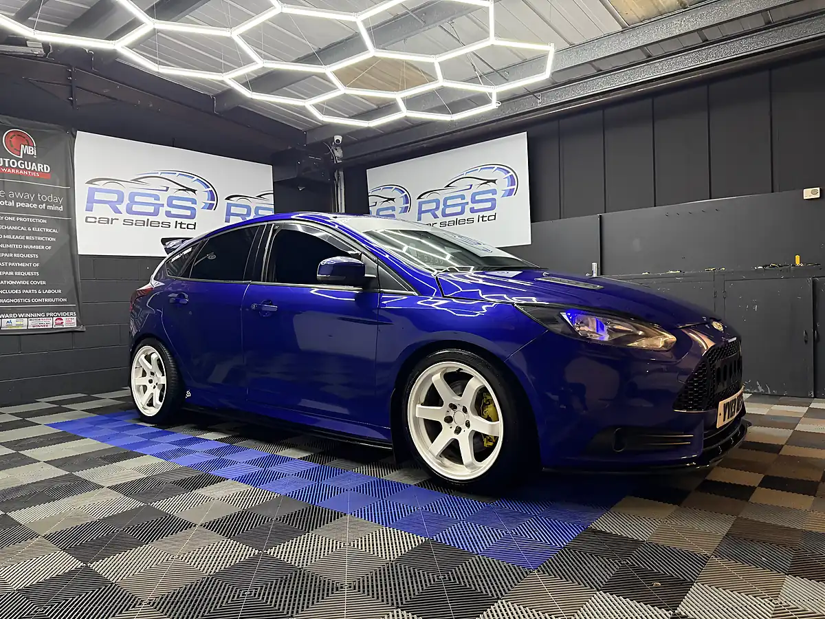 Used 2013 Ford Focus ST-2 Blue - Interior and Exterior details 3