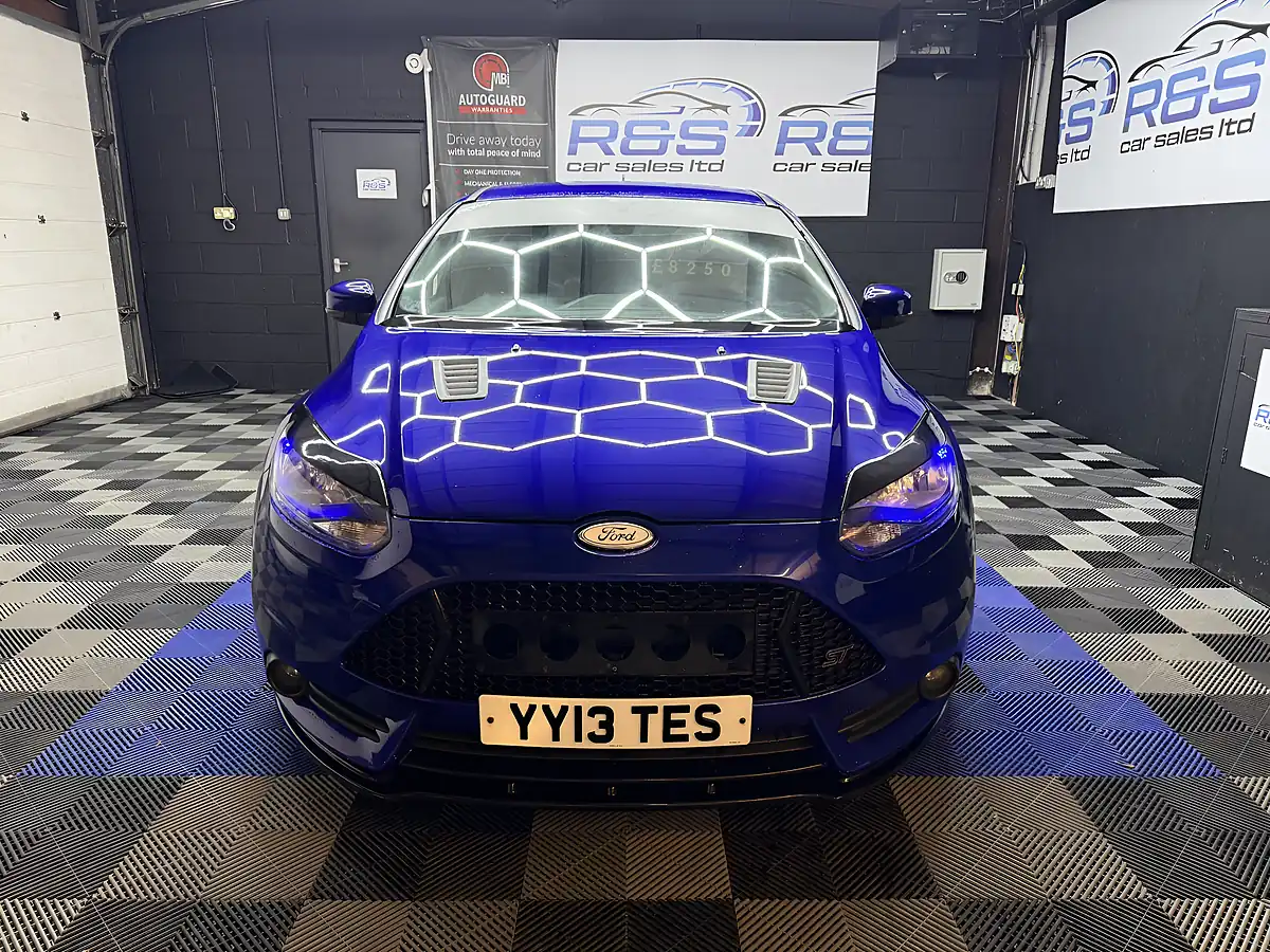 Used 2013 Ford Focus ST-2 Blue - Interior and Exterior details 4