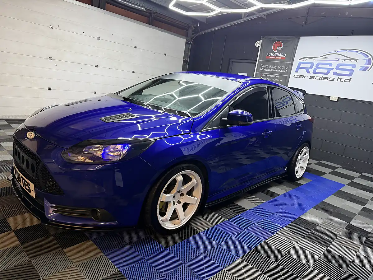 Used 2013 Ford Focus ST-2 Blue - Interior and Exterior details 6