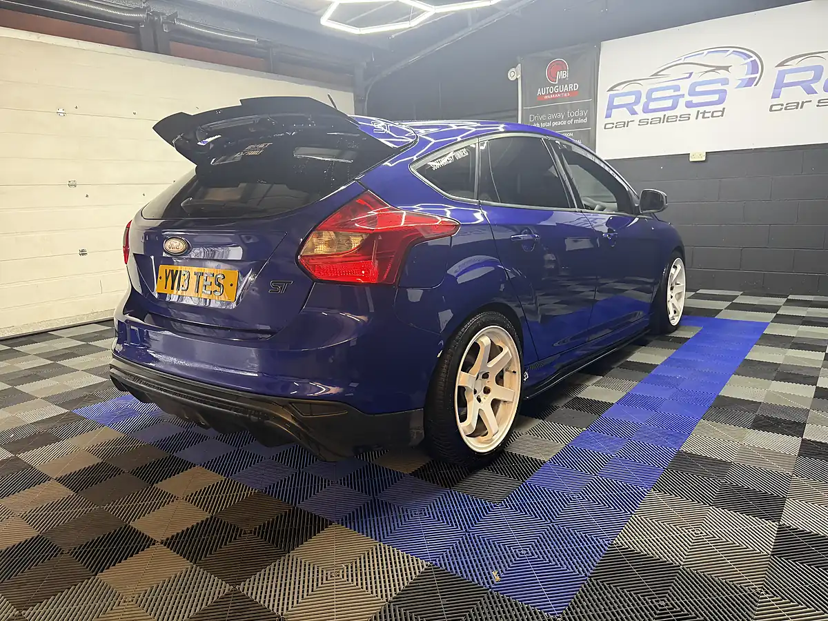 Used 2013 Ford Focus ST-2 Blue - Interior and Exterior details 9