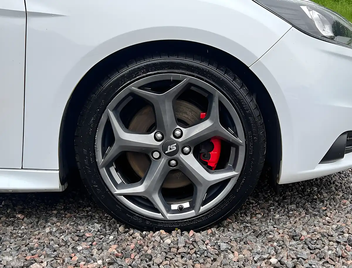 Used 2013 Ford Focus ST-2 Frozen White - Interior and Exterior details 9