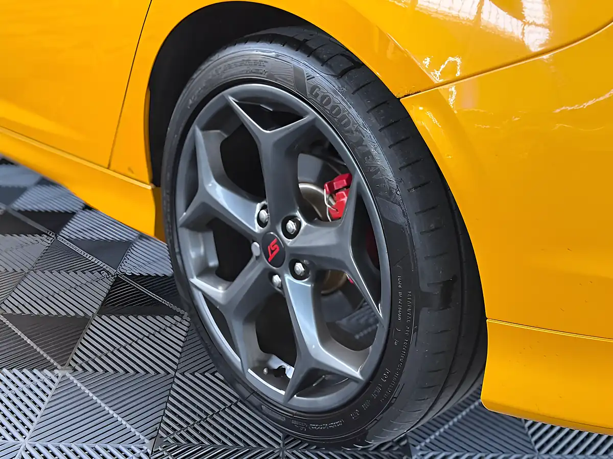 Used 2013 Ford Focus ST-3 Tangerine Scream - Interior and Exterior details 13