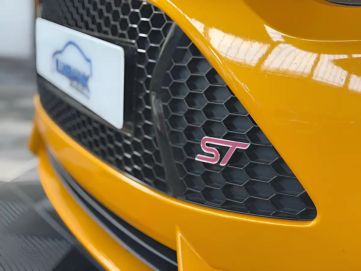Used 2013 Ford Focus ST-3 Tangerine Scream - Interior and Exterior details 2