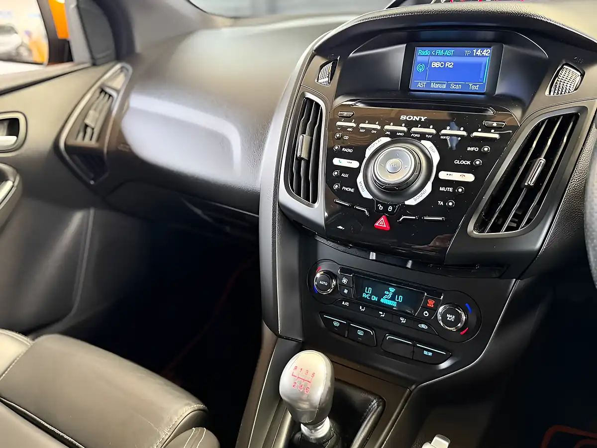 Used 2013 Ford Focus ST-3 Tangerine Scream - Interior and Exterior details 7