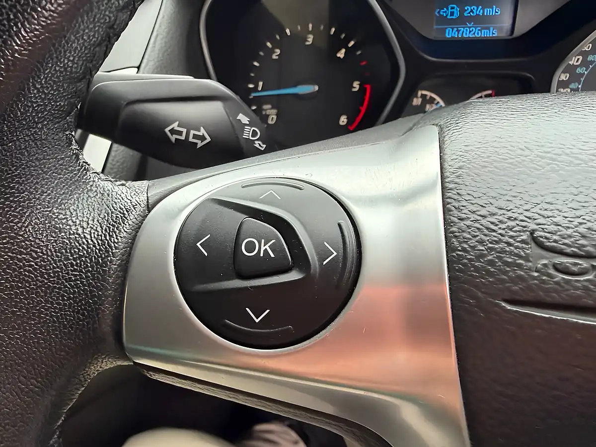 Used 2013 Ford Focus Titanium Silver - Interior and Exterior details 13