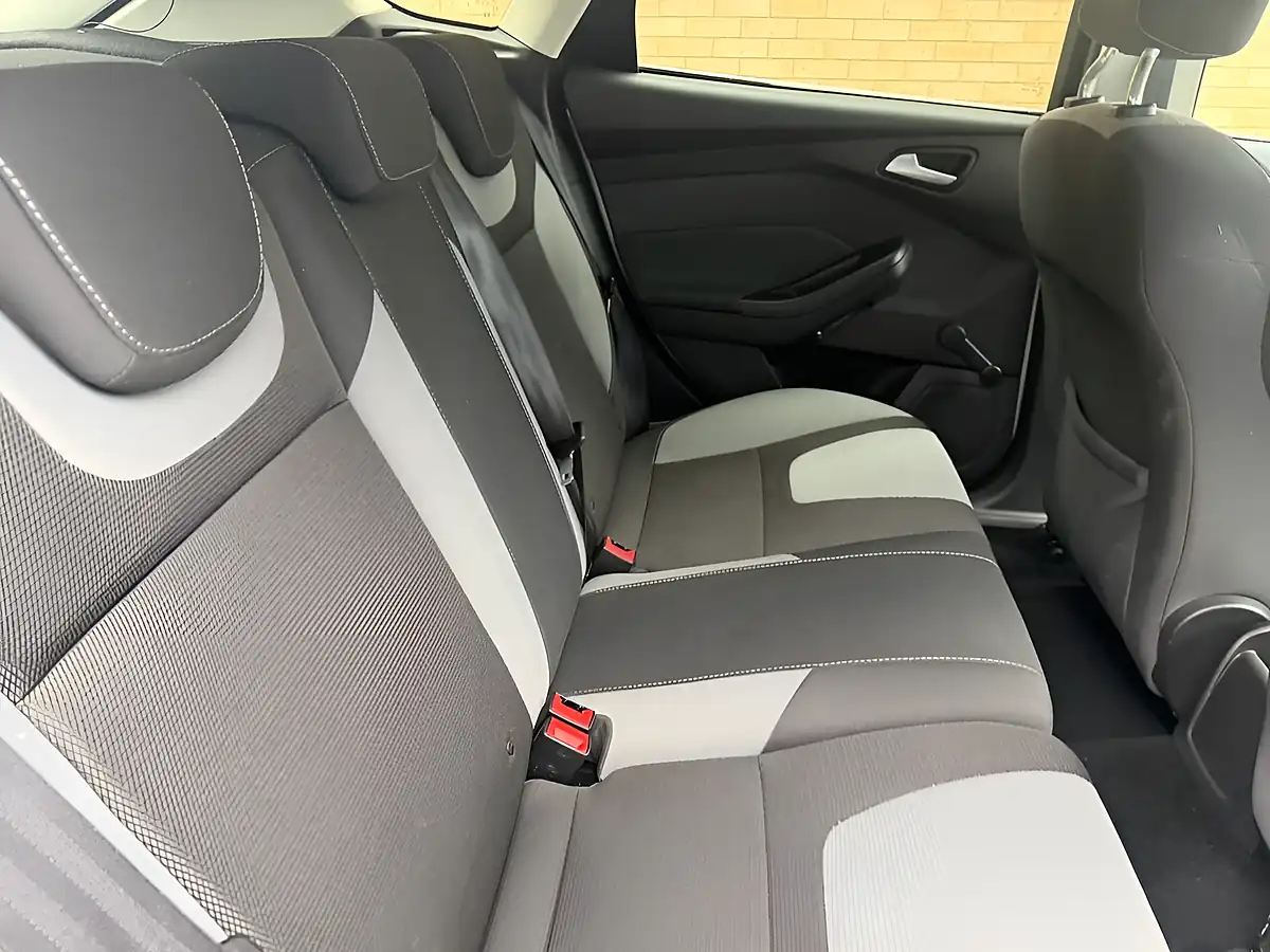Used 2013 Ford Focus Titanium Silver - Interior and Exterior details 18